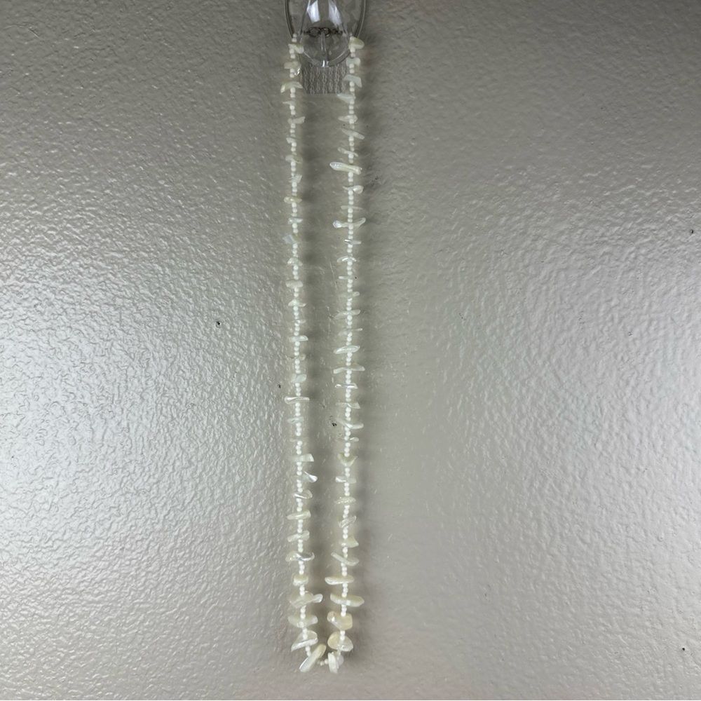 VINTAGE 50'S Single STRAND Beautiful Mother Of Pearl BEADED NECKLACE